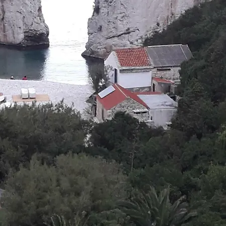 Stiniva Feriehus *